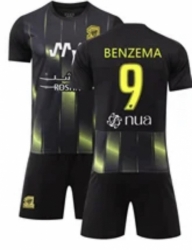 Dres Benzema černý